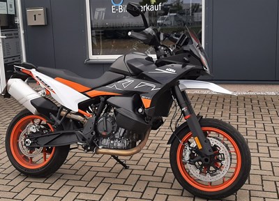 GEBRAUCHTFAHRZEUG KTM 890 SMT