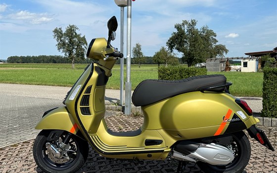 Neufahrzeug Vespa GTS 300 hpe Super Sport - Bild 3 Neufahrzeug Vespa GTS 300 hpe Super Sport - Bild 3