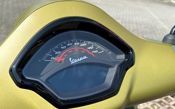 Neufahrzeug Vespa GTS 300 hpe Super Sport - Bild 5 Neufahrzeug Vespa GTS 300 hpe Super Sport - Bild 5
