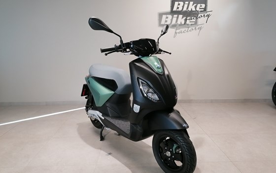 Gebrauchtmotorrad Piaggio 1 Active - Bild 1 Gebrauchtmotorrad Piaggio 1 Active - Bild 1