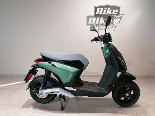 Piaggio 1 Active (schwarz) - Bild 2