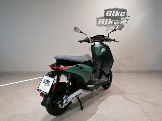 Piaggio 1 Active (schwarz) - Bild 3
