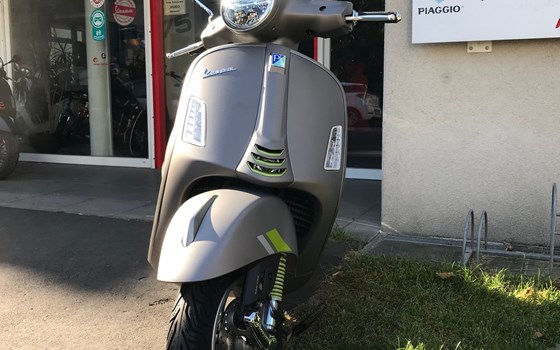 Neufahrzeug Vespa GTS 310 SuperTech - Bild 5 Neufahrzeug Vespa GTS 310 SuperTech - Bild 5