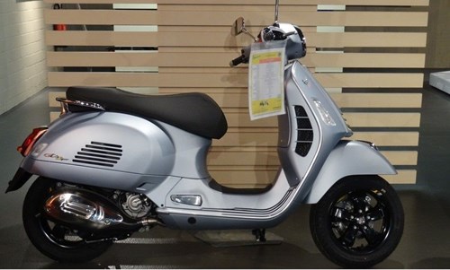 Vespa GTS 300 hpe Super Tech