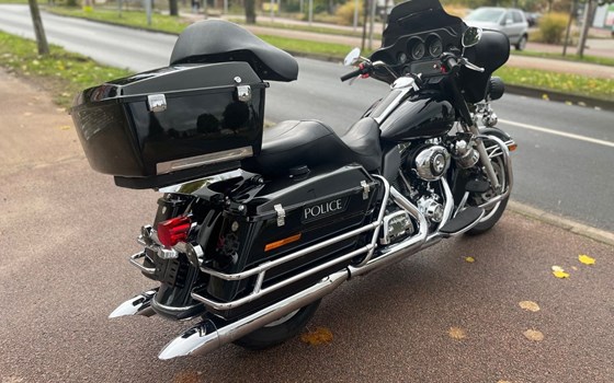 Gebrauchtmotorrad Harley-Davidson Electra Glide Police Edition - Bild 3