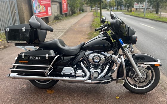 Gebrauchtmotorrad Harley-Davidson Electra Glide Police Edition - Bild 4