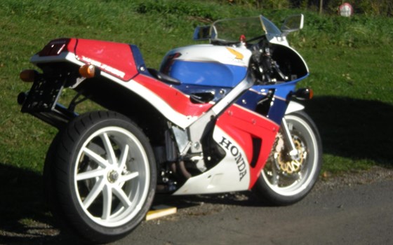 Gebrauchtmotorrad Honda VFR 750 R - Bild 5 Gebrauchtmotorrad Honda VFR 750 R - Bild 5