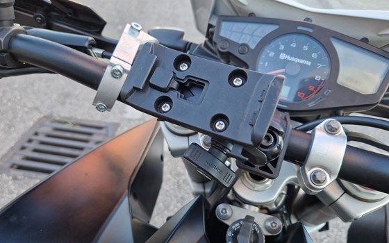 Gebrauchtmotorrad Husqvarna Nuda 900 R - Bild 11