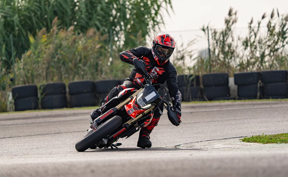 Offer Ducati Hypermotard 698 Mono Bild 2: Offer Ducati Hypermotard 698 Mono