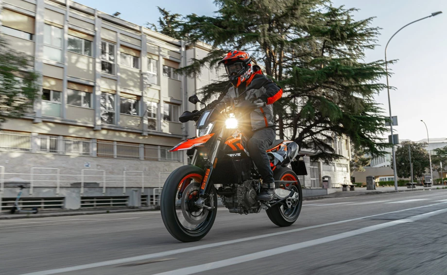 Offer Ducati Hypermotard 698 Mono Bild 3: Offer Ducati Hypermotard 698 Mono