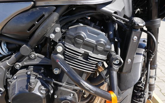 Gebrauchtmotorrad Kawasaki Z900 RS - Bild 10