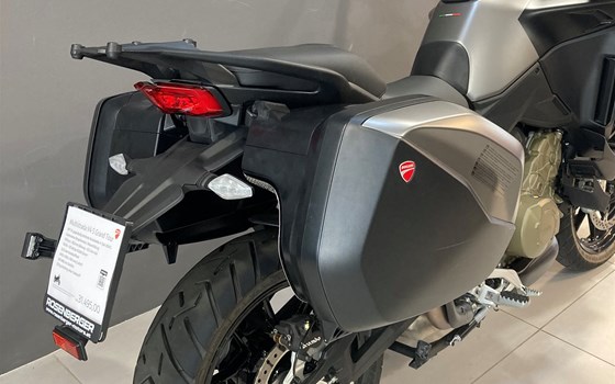 Gebrauchtmotorrad Ducati Multistrada V4 S Grand Tour - Bild 5 Gebrauchtmotorrad Ducati Multistrada V4 S Grand Tour - Bild 5