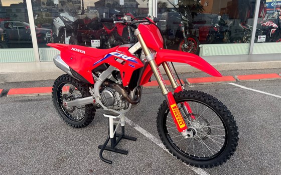 Gebrauchtmotorrad Honda CRF450R - Bild 3 Gebrauchtmotorrad Honda CRF450R - Bild 3