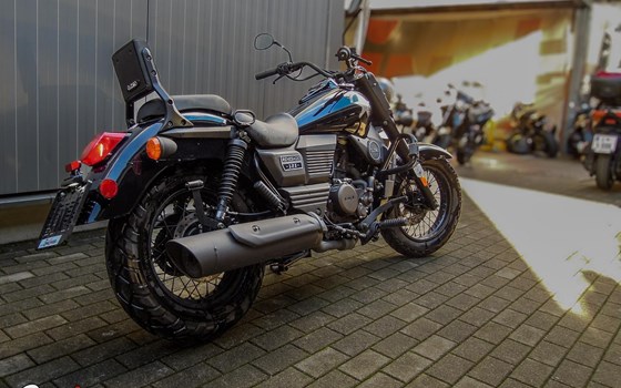 Gebrauchtmotorrad United Motors UM Renegade Commando 125 - Bild 3