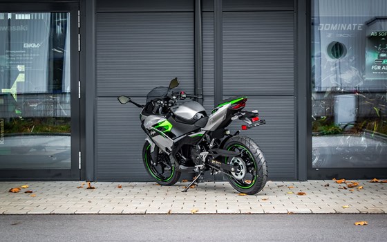 Neufahrzeug Kawasaki Ninja e-1 - Bild 3