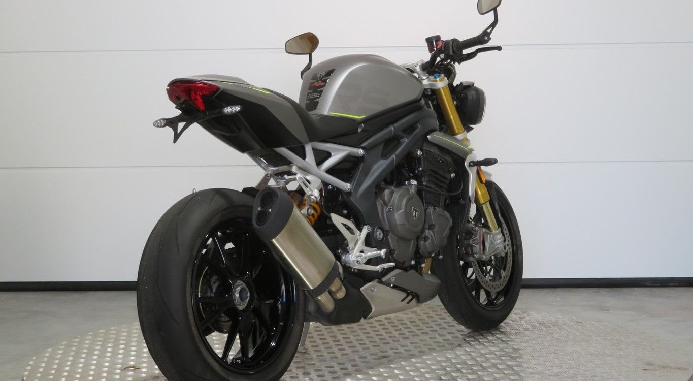 Offer Triumph Speed Triple 1200 RS