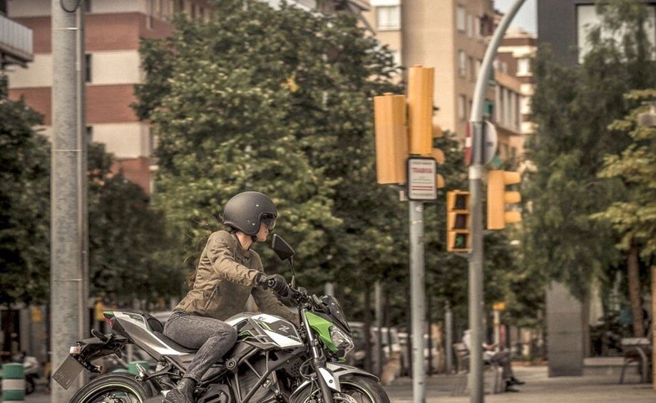 Angebot Kawasaki Z e-1 Bild 14: Angebot Kawasaki Z e-1