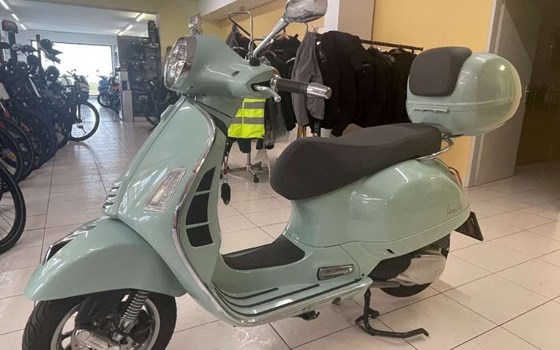 Neufahrzeug Vespa GTS 300 hpe - Bild 2 Neufahrzeug Vespa GTS 300 hpe - Bild 2