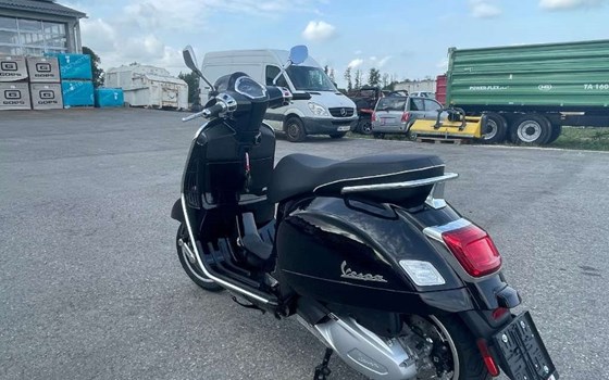 Gebrauchtmotorrad Vespa GTS 300 hpe Super - Bild 5 Gebrauchtmotorrad Vespa GTS 300 hpe Super - Bild 5