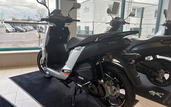 Neufahrzeug Peugeot Tweet 125 GT - Bild 2