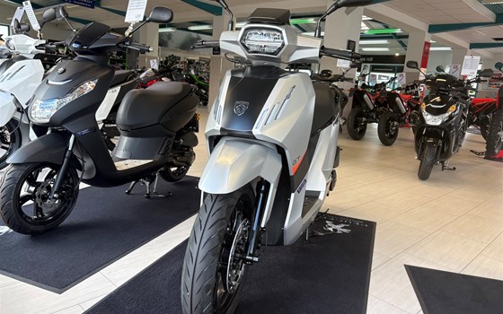 Neufahrzeug Peugeot Tweet 125 GT - Bild 6