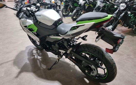 Neufahrzeug Kawasaki Ninja e-1 - Bild 4