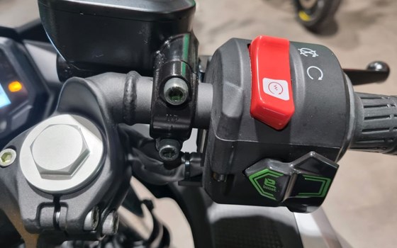 Neufahrzeug Kawasaki Ninja e-1 - Bild 8