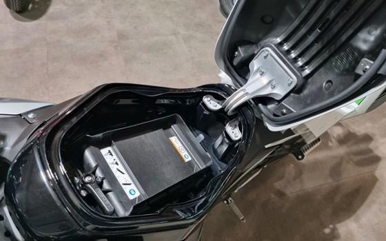 Neufahrzeug Kawasaki Ninja e-1 - Bild 9