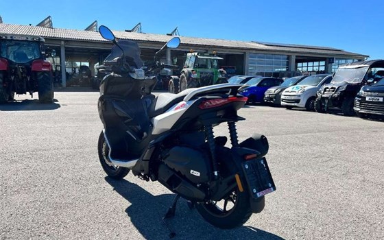 Neufahrzeug Aprilia SR 125 - Bild 5 Neufahrzeug Aprilia SR 125 - Bild 5