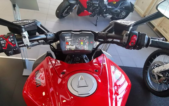 Gebrauchtmotorrad Ducati Diavel V4 - Bild 3 Gebrauchtmotorrad Ducati Diavel V4 - Bild 3