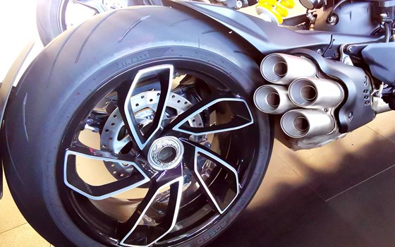 Gebrauchtmotorrad Ducati Diavel V4 - Bild 4 Gebrauchtmotorrad Ducati Diavel V4 - Bild 4