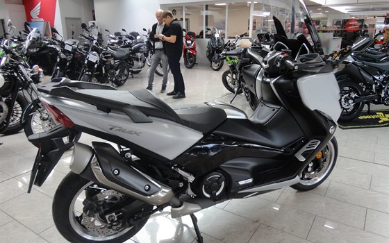 Gebrauchtmotorrad Yamaha TMAX DX - Bild 2