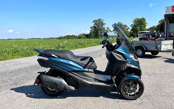 Gebrauchtmotorrad Piaggio MP3 530 HPE Exclusive - Bild 4 Gebrauchtmotorrad Piaggio MP3 530 HPE Exclusive - Bild 4