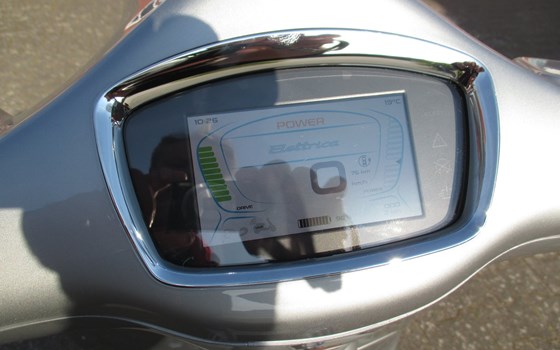 Neufahrzeug Vespa Elettrica - Bild 10
