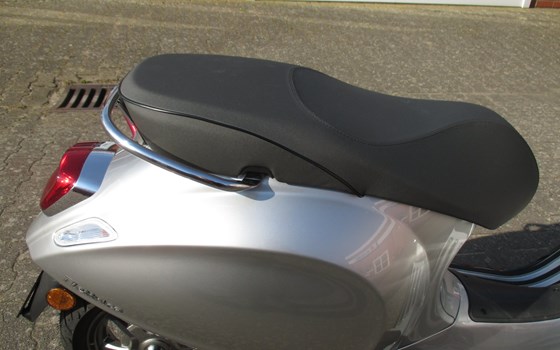 Neufahrzeug Vespa Elettrica - Bild 11