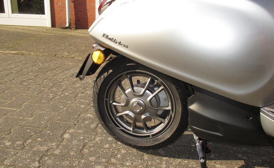 Angebot Vespa Elettrica Bild 12: Angebot Vespa Elettrica