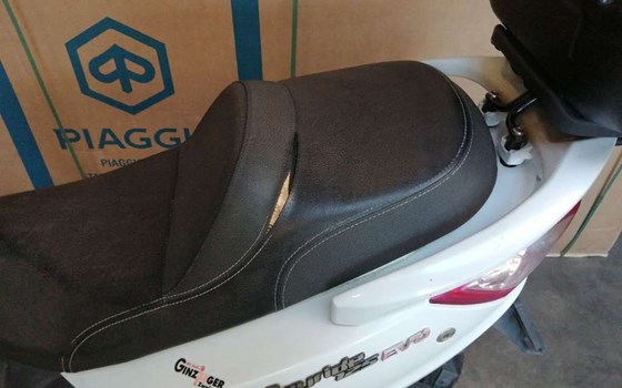 Gebrauchtmotorrad Sym Joyride 125 - Bild 2 Gebrauchtmotorrad Sym Joyride 125 - Bild 2