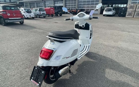 Gebrauchtmotorrad Vespa GTS 125 Super - Bild 5 Gebrauchtmotorrad Vespa GTS 125 Super - Bild 5