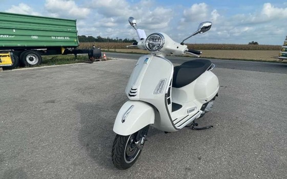 Gebrauchtmotorrad Vespa GTS 125 Super - Bild 2 Gebrauchtmotorrad Vespa GTS 125 Super - Bild 2