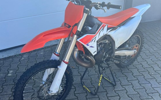 Gebrauchtmotorrad KTM 300 SX - Bild 1 Gebrauchtmotorrad KTM 300 SX - Bild 1
