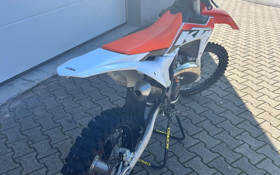Gebrauchtmotorrad KTM 300 SX - Bild 3 Gebrauchtmotorrad KTM 300 SX - Bild 3