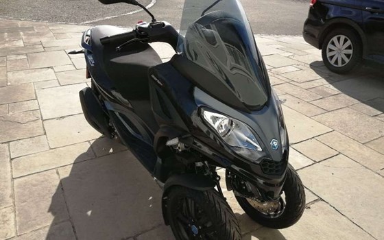 Neufahrzeug Piaggio MP3 300 - Bild 1 Neufahrzeug Piaggio MP3 300 - Bild 1