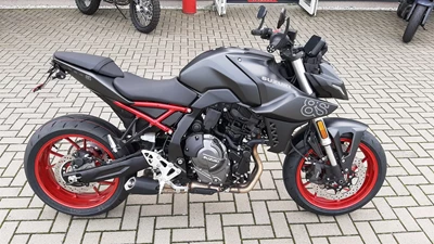 GSX-8S