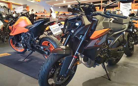 Neufahrzeug KTM 990 Duke - Bild 3 Neufahrzeug KTM 990 Duke - Bild 3