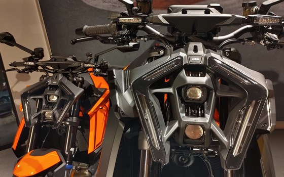 Neufahrzeug KTM 1390 Super Duke R EVO - Bild 6 Neufahrzeug KTM 1390 Super Duke R EVO - Bild 6
