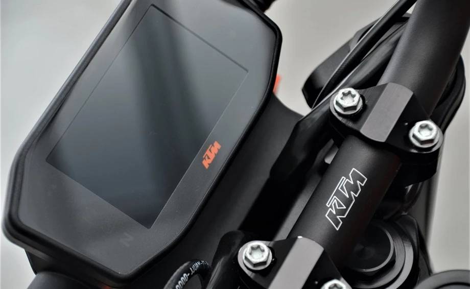 Angebot KTM 890 Duke Bild 12: Angebot KTM 890 Duke