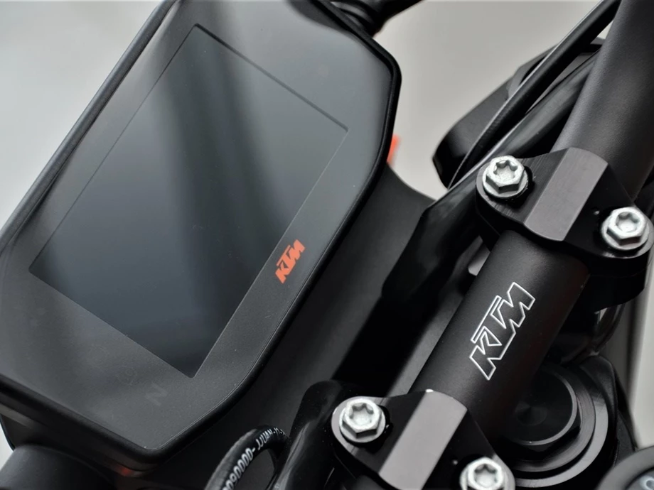 Angebot KTM 890 Duke Bild 12: Angebot KTM 890 Duke