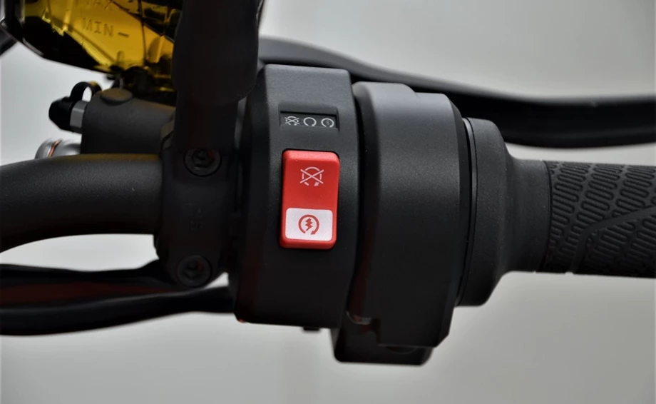 Angebot KTM 890 Duke Bild 14: Angebot KTM 890 Duke