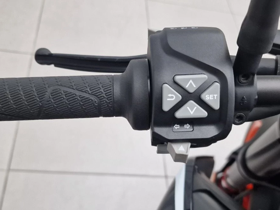 Angebot KTM 890 Duke Bild 13: Angebot KTM 890 Duke