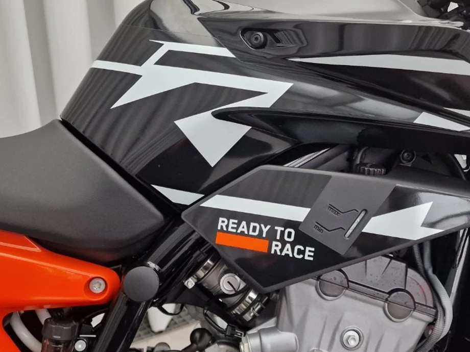 Angebot KTM 890 Duke Bild 12: Angebot KTM 890 Duke